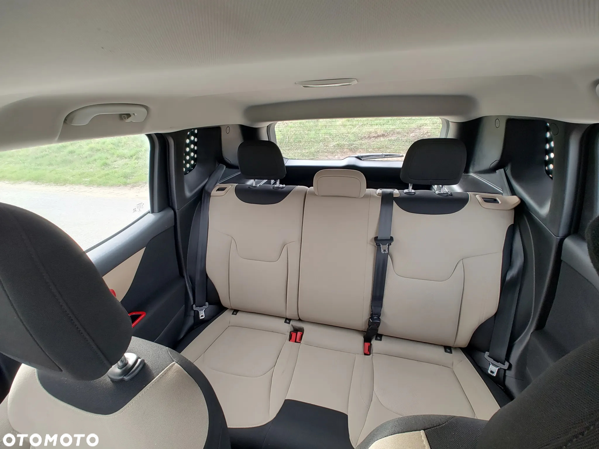 Jeep Renegade - 12
