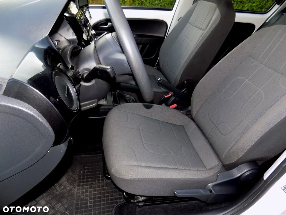 Volkswagen up! - 13
