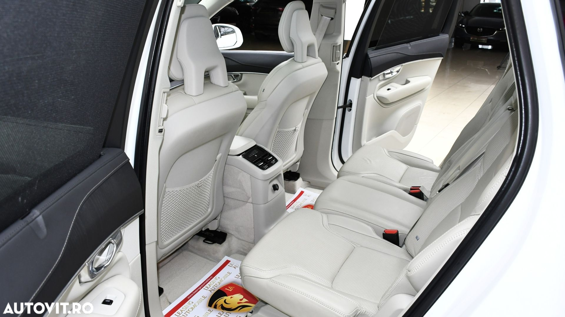 Volvo XC 90 T8 AWD Recharge Geartronic Inscription - 11