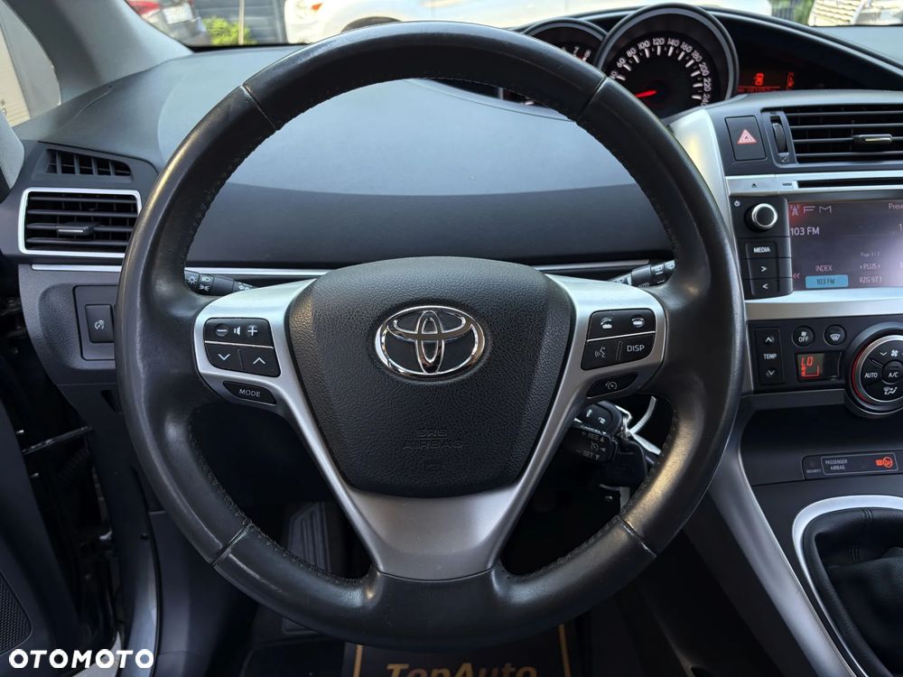 Toyota Verso 1.8 Premium 7os - 22