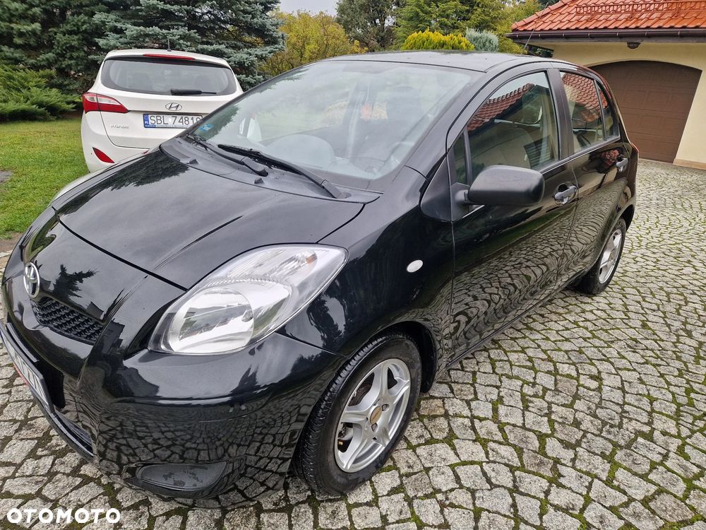 Toyota Yaris 2010 photo 2