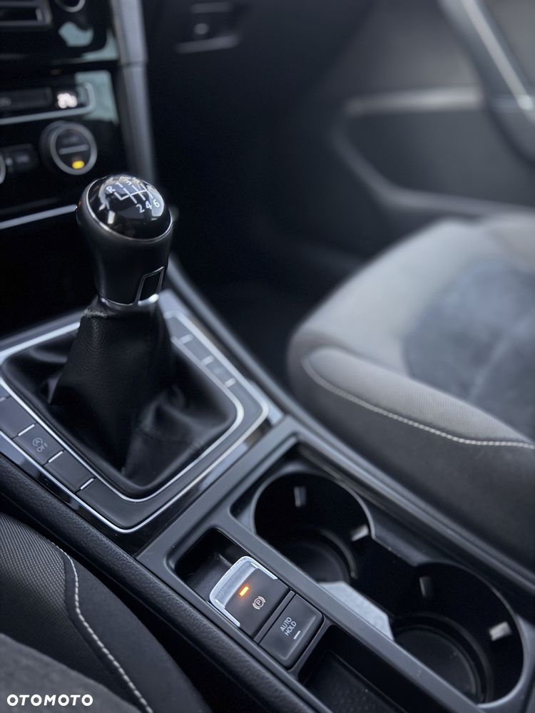 Volkswagen Golf - 9
