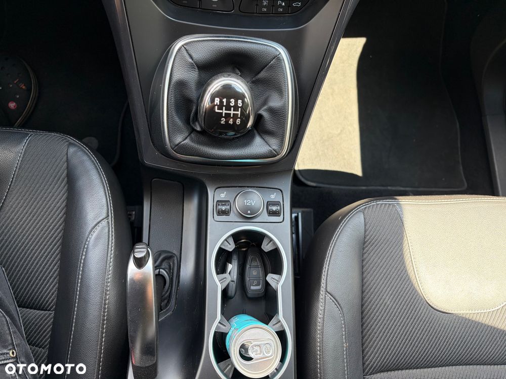 Ford Kuga 2.0 TDCi FWD Titanium - 38