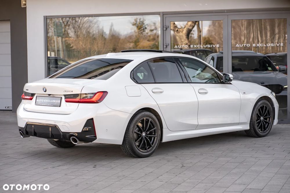 BMW Seria 3 320i xDrive Edition M Sport Shadow - 24