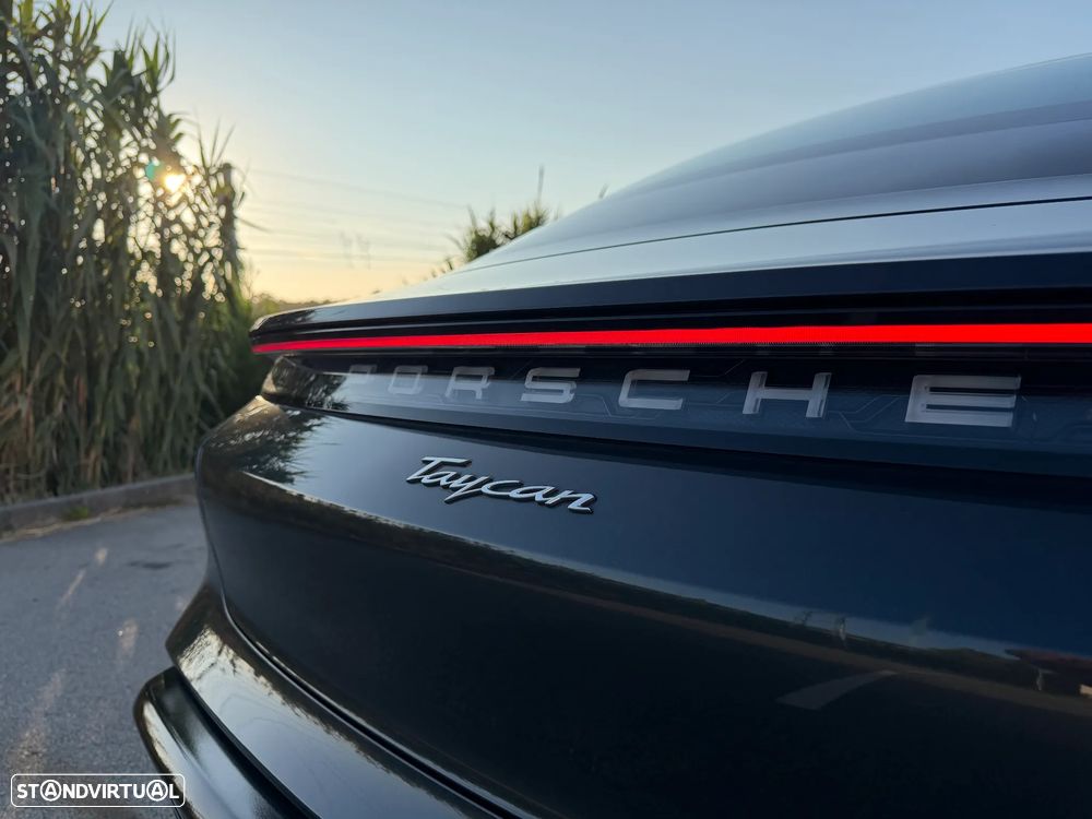Porsche Taycan Standard - 32