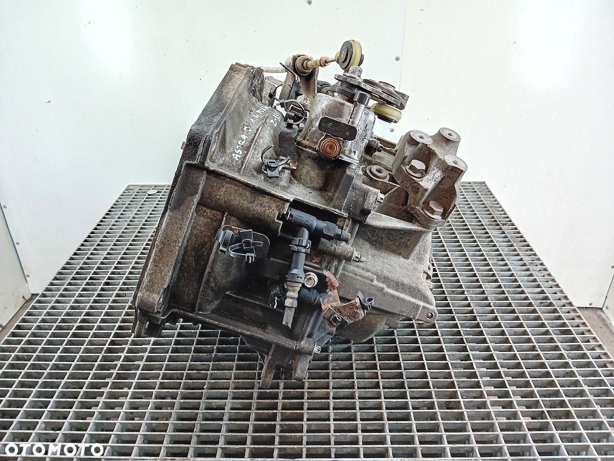 SKRZYNIA BIEGÓW MANUALNA OPEL ASTRA J 55575539  M32 1.4 16V - 2