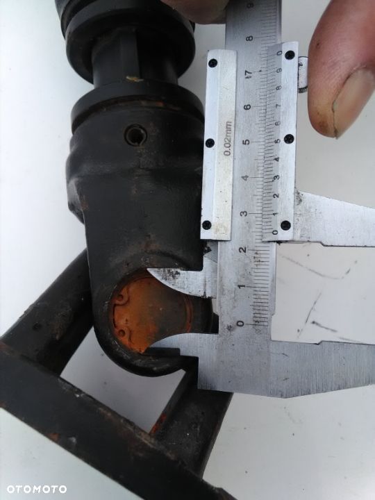 WAŁ NAPĘDOWY KARDANA DŁ. 34,5 CM - 8