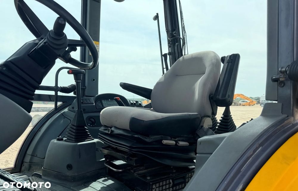 New Holland LB115B-4hp rok 2000  koparka ładowarka 4x4 - 5