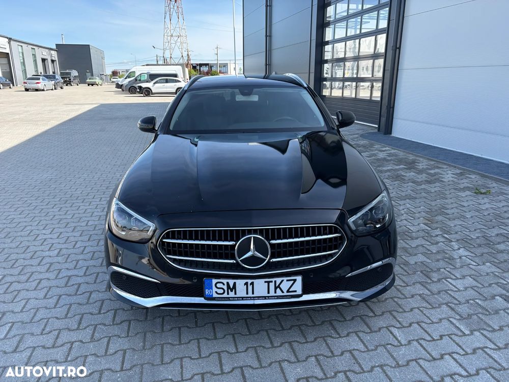 Mercedes-Benz E 220 d 4Matic 9G-TRONIC - 2