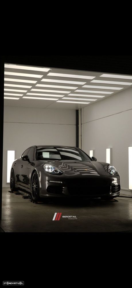 Porsche Panamera - 1