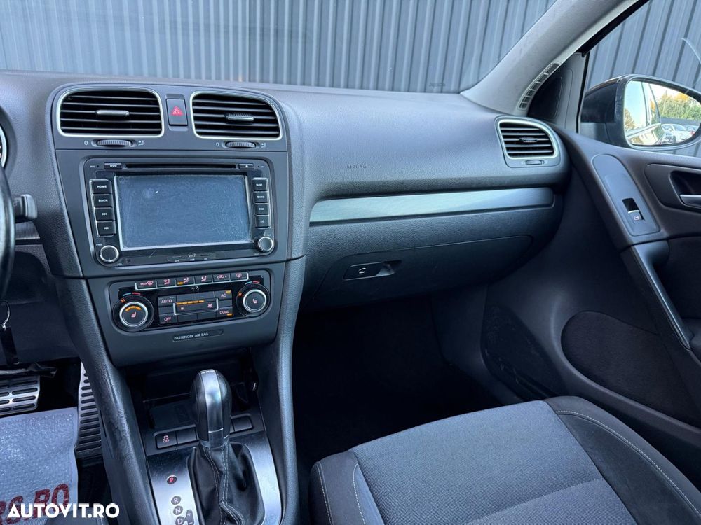 Volkswagen Golf - 10