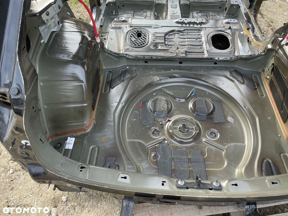 VW TIGUAN II wanna pas tylny LC9X PODŁUŻNICE - 1
