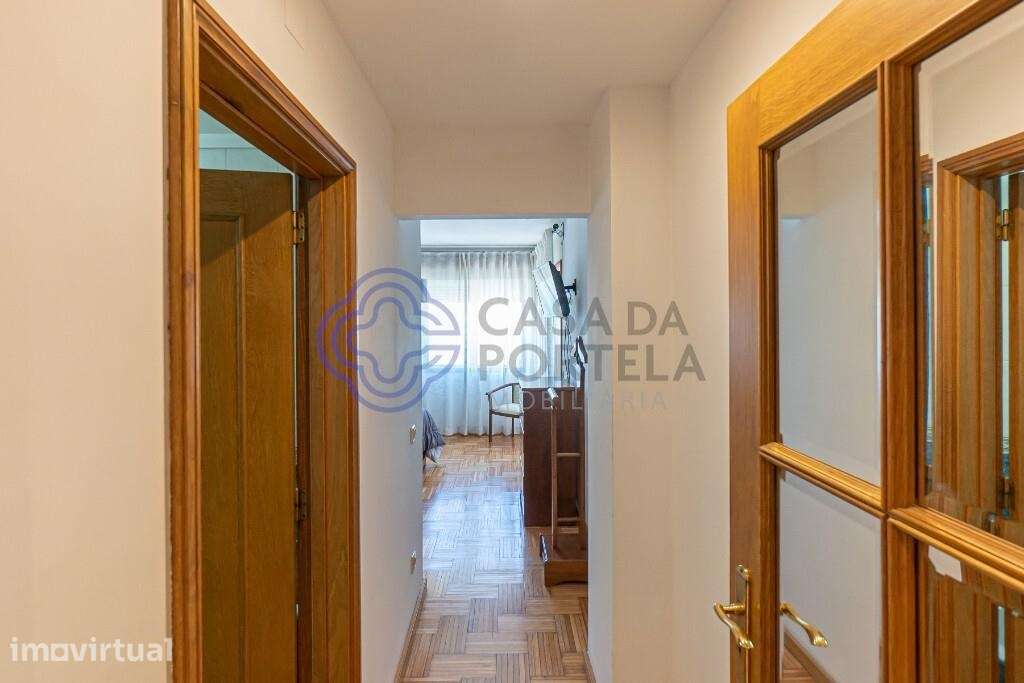 Apartamento T1+1 Mobilado com Varandas e Lugar de Garagem – Oliveira d - Grande imagem: 3/39