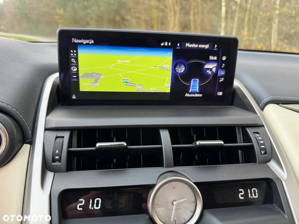 Lexus NX 300h F Impression AWD - 29