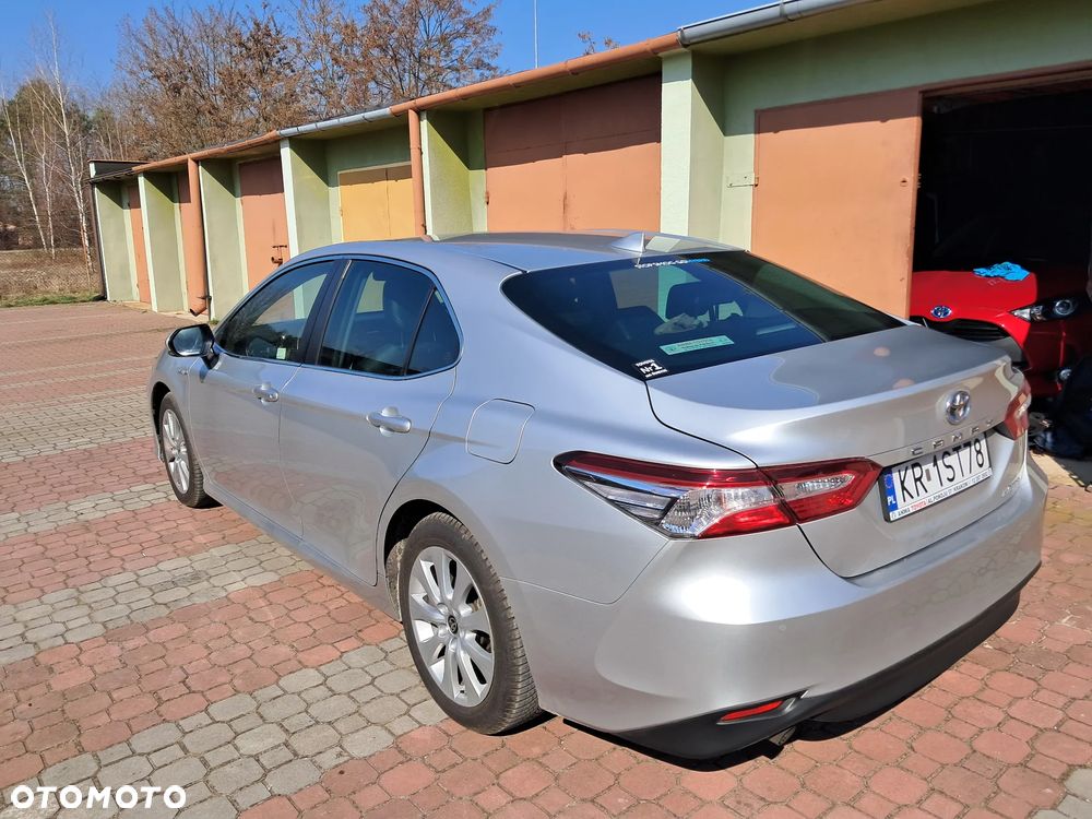 Toyota Camry 2.5 Hybrid Comfort CVT - 2
