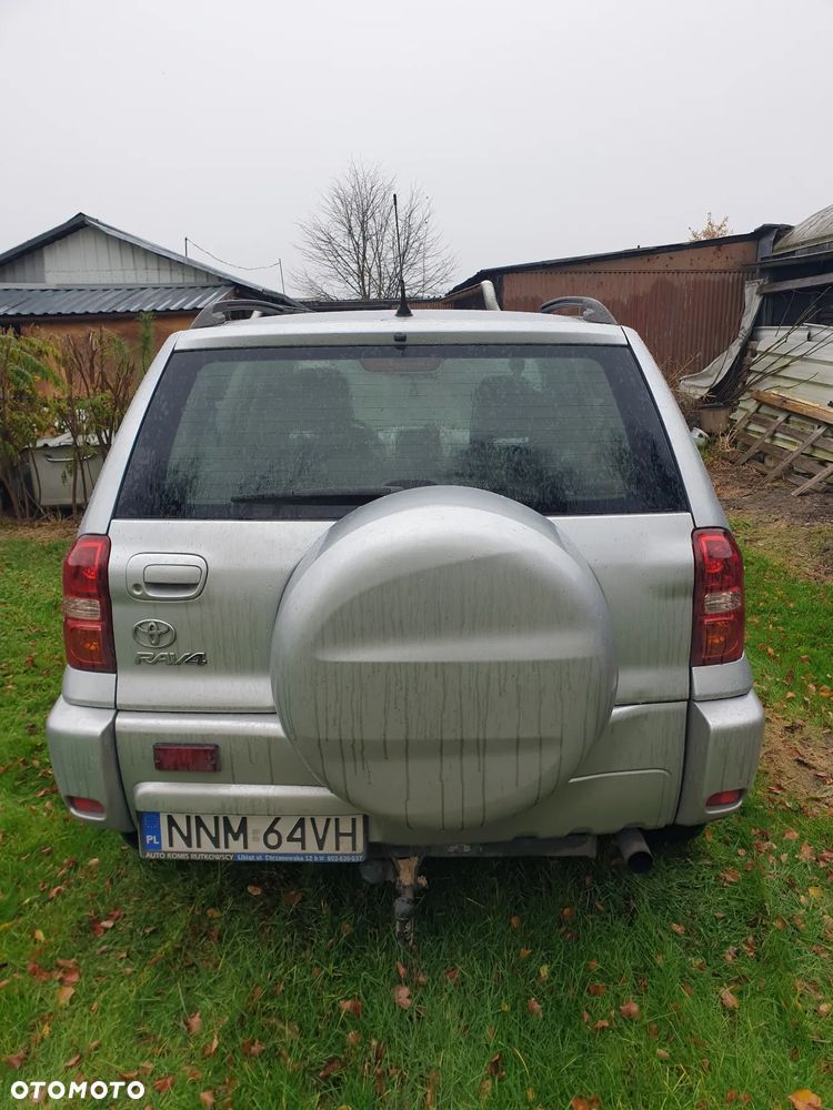 Toyota RAV4 D-4D 4x4 - 5