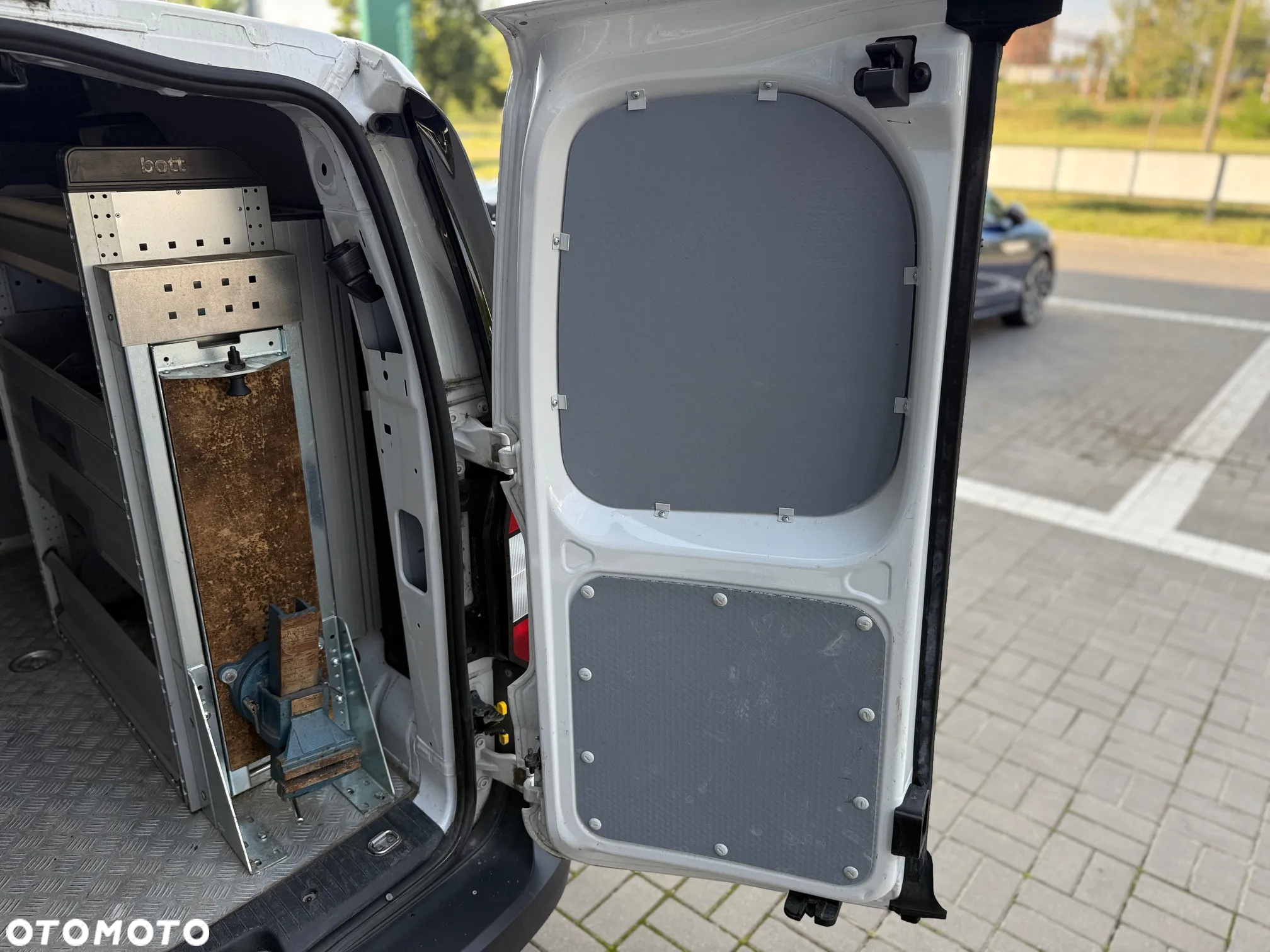 Volkswagen Caddy - 25