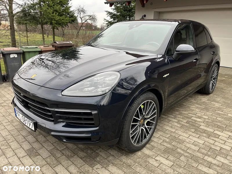 Porsche Cayenne - 1