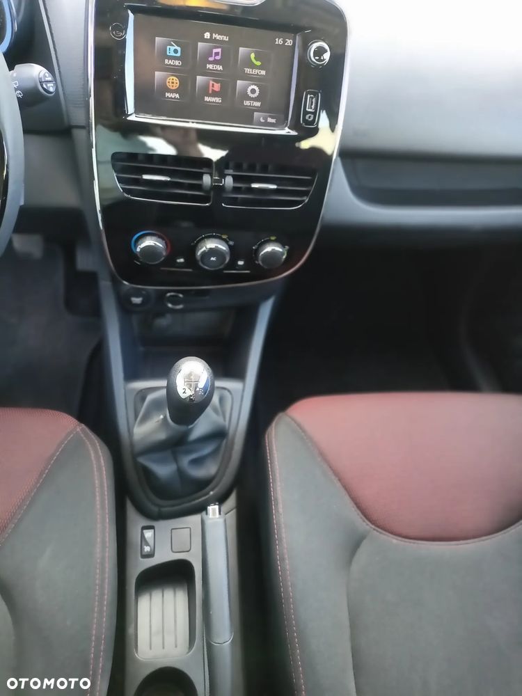Renault Clio 1.2 16V 75 Life - 21