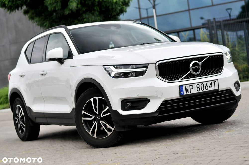 Volvo XC 40 T3 Geartronic Momentum - 4