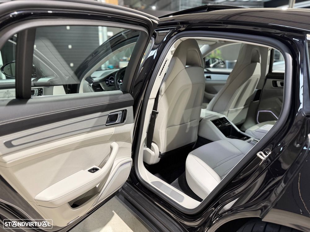 Porsche Panamera 4 E-Hybrid Executive - 22