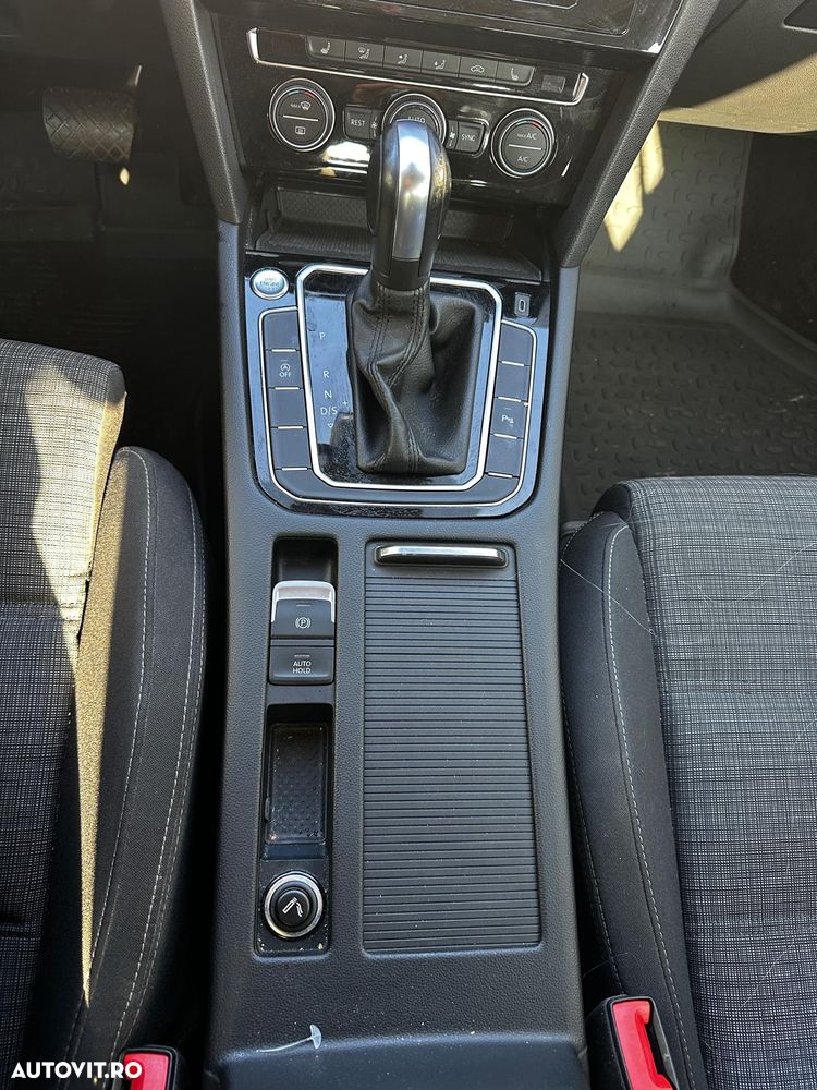 Volkswagen Passat 2.0 TDI DSG Trendline - 7