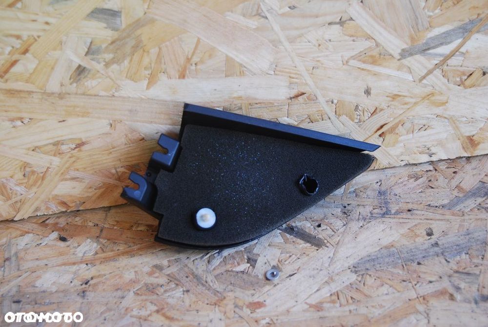 OSŁONA TRÓJKĄT PRAWY GŁOŚNIK 3C0837994 VW PASSAT B6 - 4