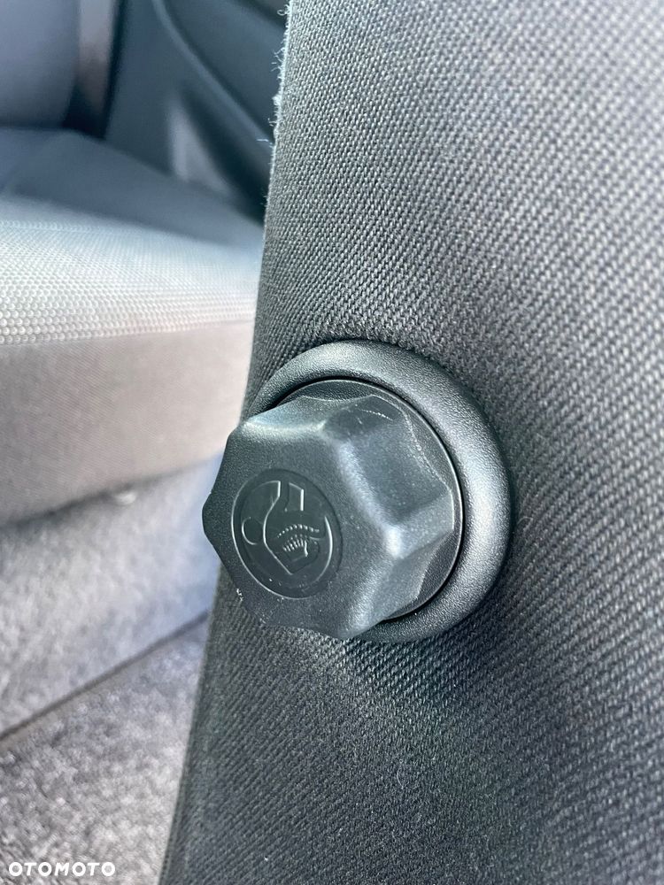 Opel Astra III GTC 1.9 CDTI Cosmo - 16