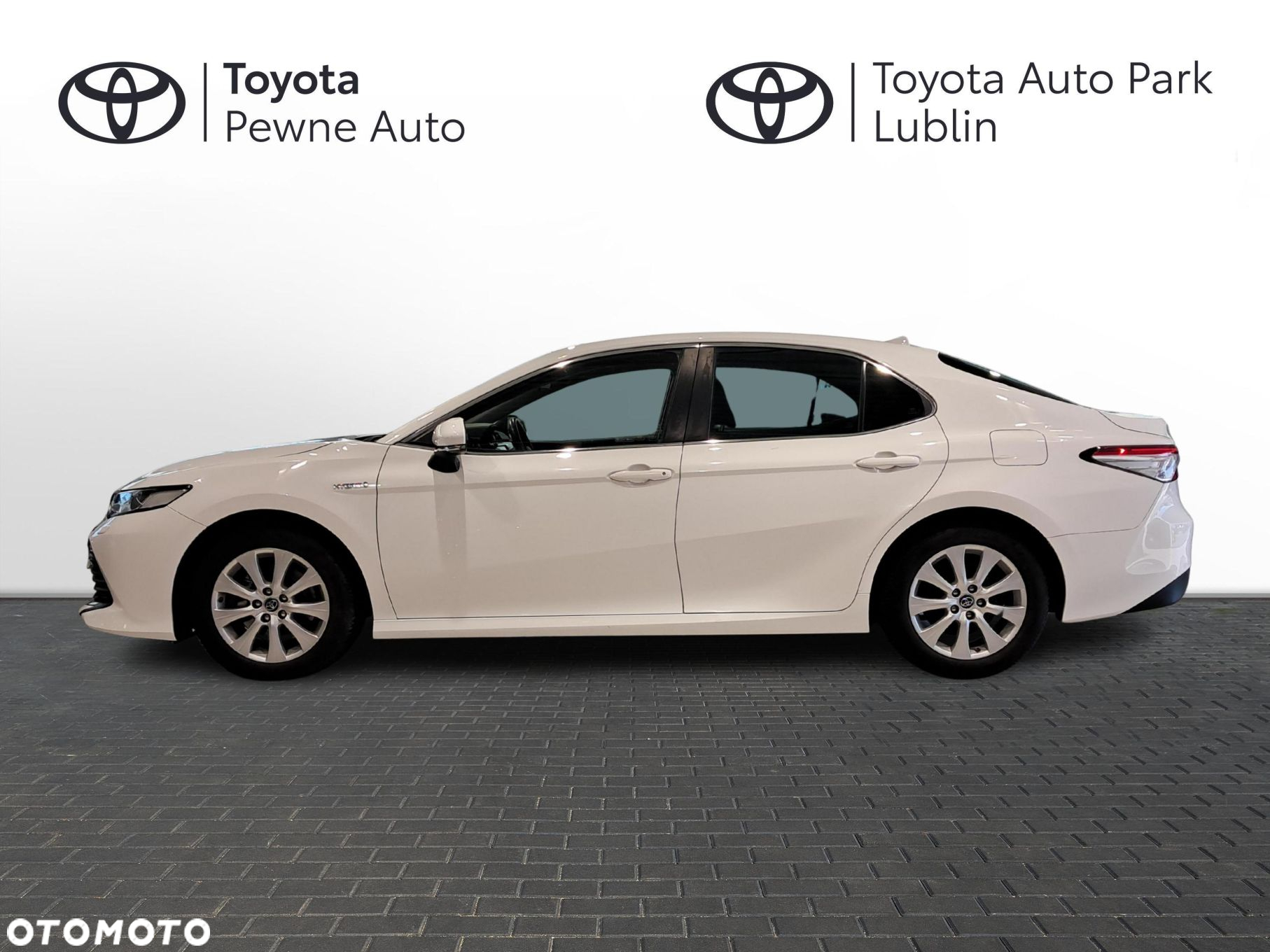 Toyota Camry 2.5 Hybrid Comfort CVT - 2