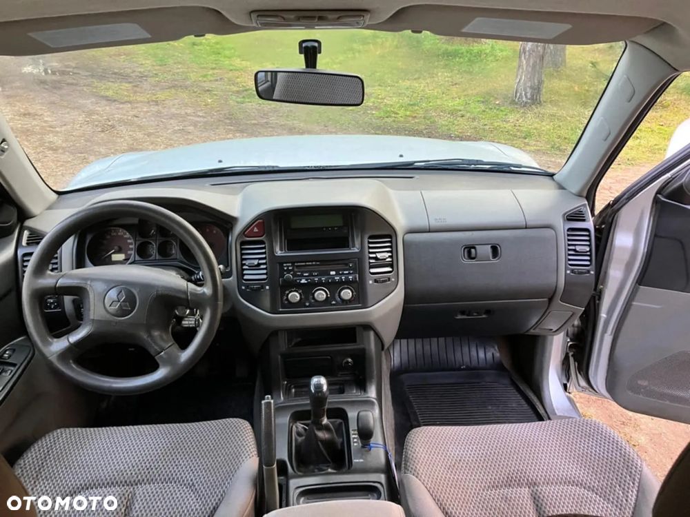 Mitsubishi Pajero - 5