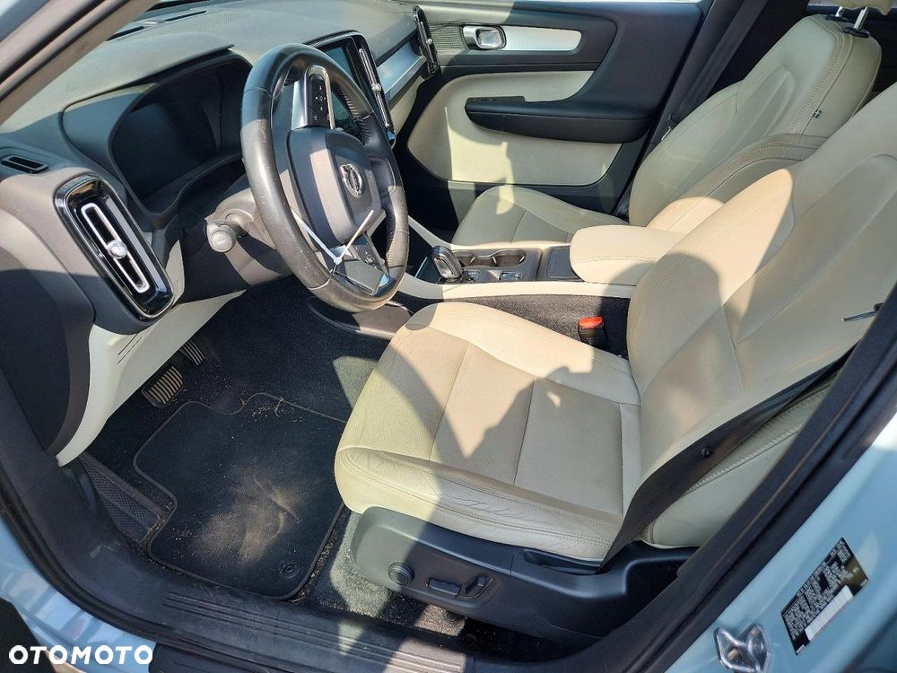 Volvo XC 40 T5 AWD Momentum - 8