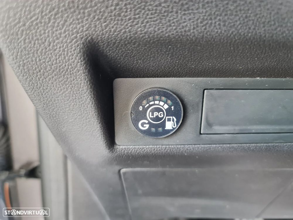 Renault Captur 1.0 TCe Equilibre Bi-Fuel - 27