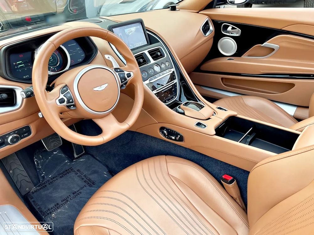Aston Martin DB11 Coupé V8 Auto - 31
