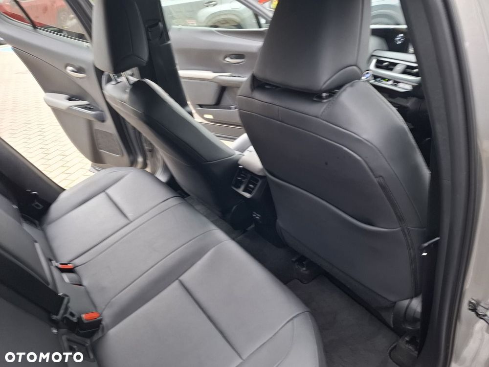Lexus UX - 17