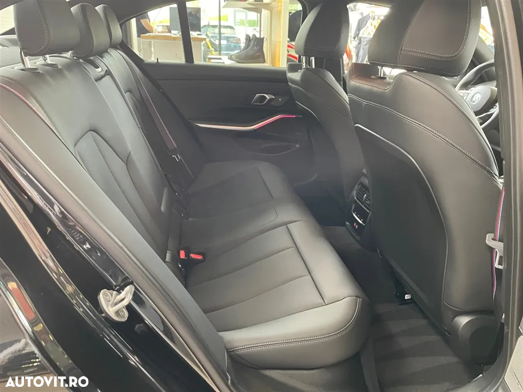BMW Seria 3 330i xDrive AT - 19