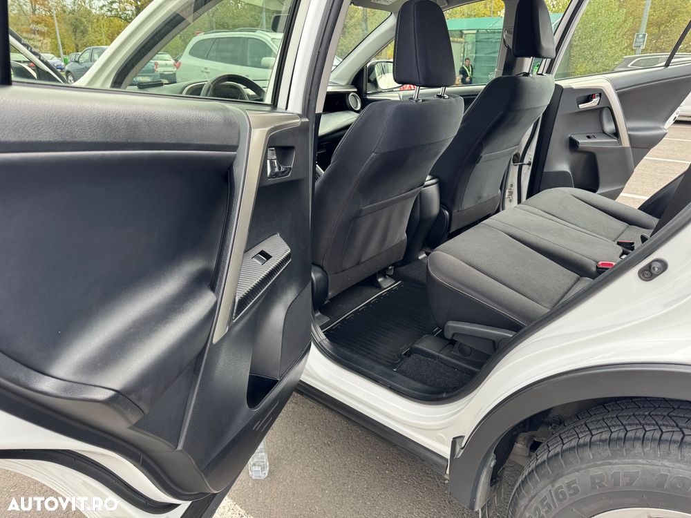 Toyota RAV4 2.0 D-4D 2WD Comfort - 16