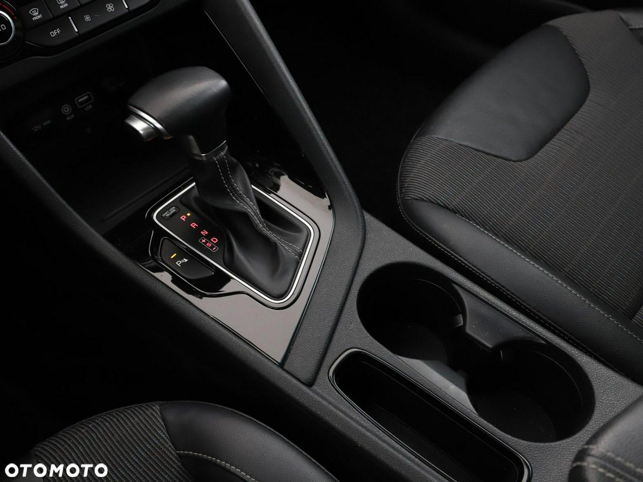 Kia Niro 1.6 GDI HEV 2WD OPF Edition 7 - 31