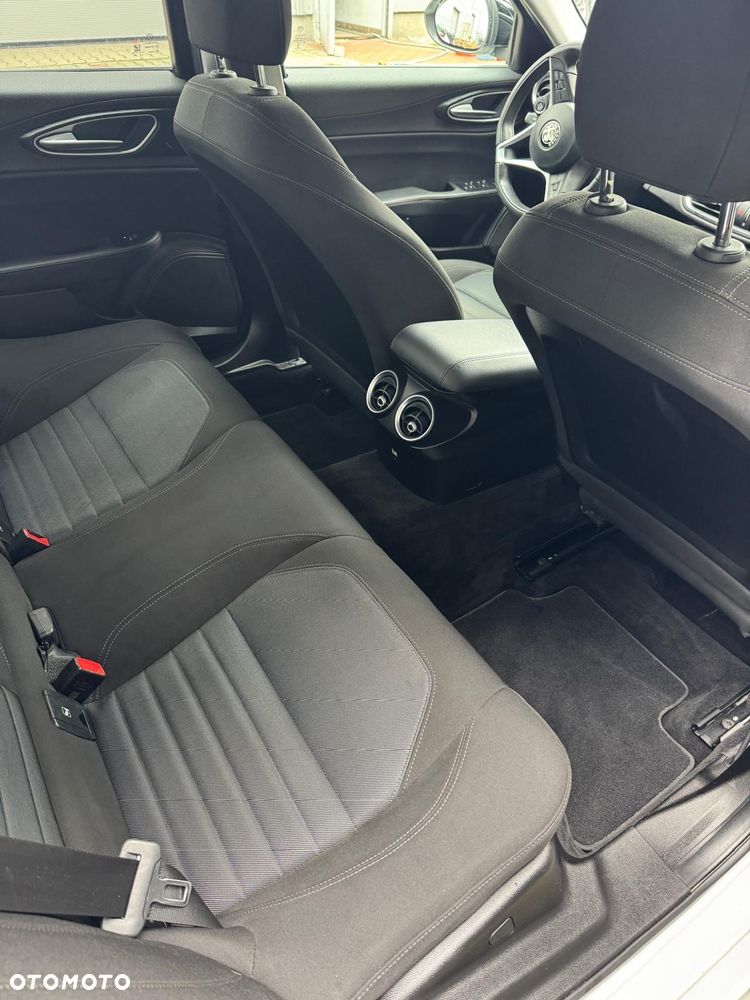 Alfa Romeo Giulia 2.0 Turbo Business - 20