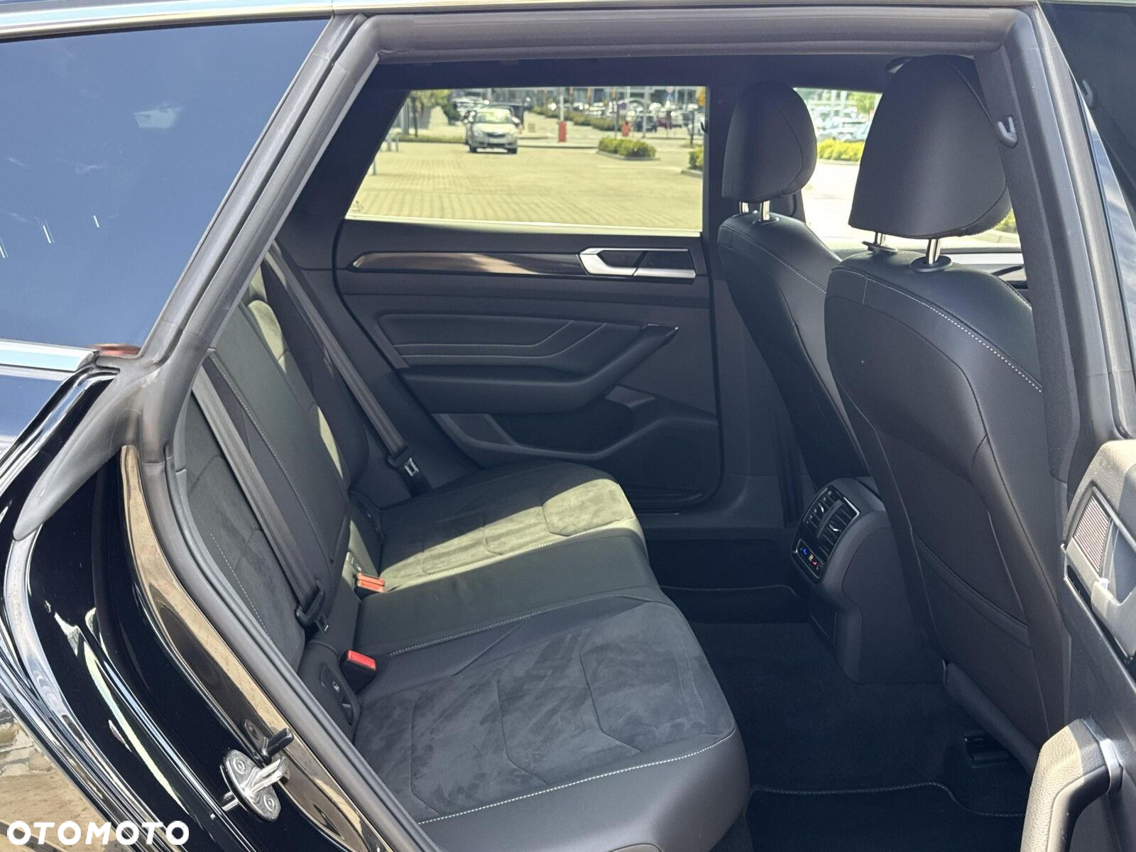 Volkswagen Arteon 2.0 TSI R-Line DSG - 13
