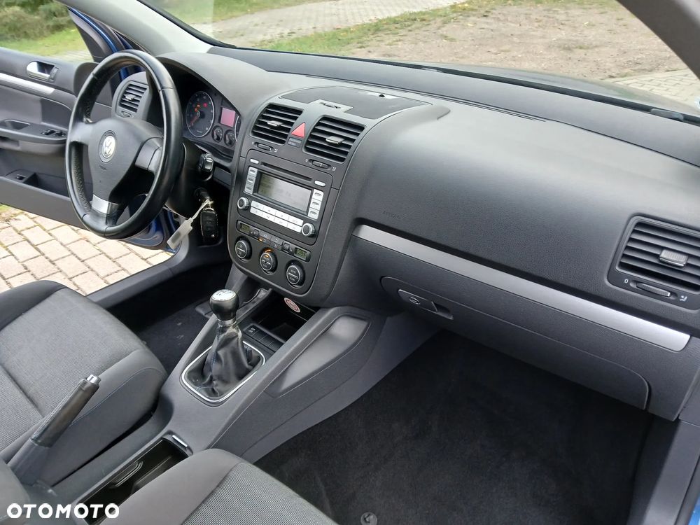 Volkswagen Golf - 21