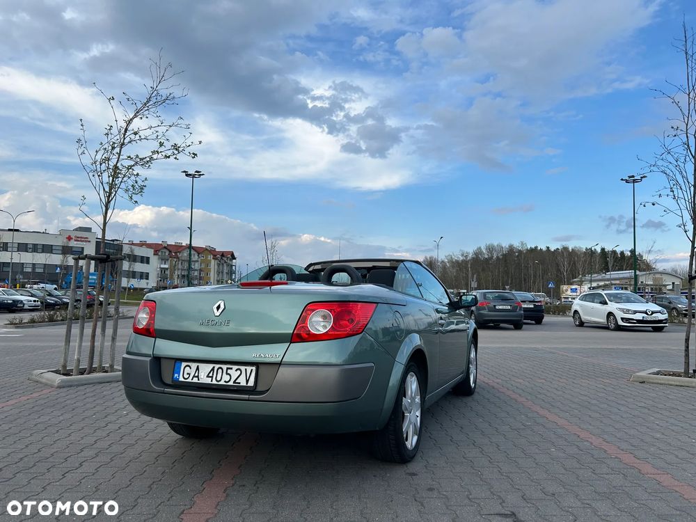 Renault Megane 1.6 Dynamique - 9