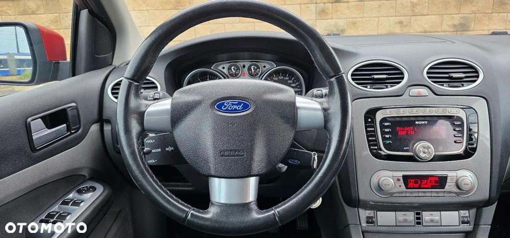 Ford Focus 1.6 Ti-VCT Titanium - 22