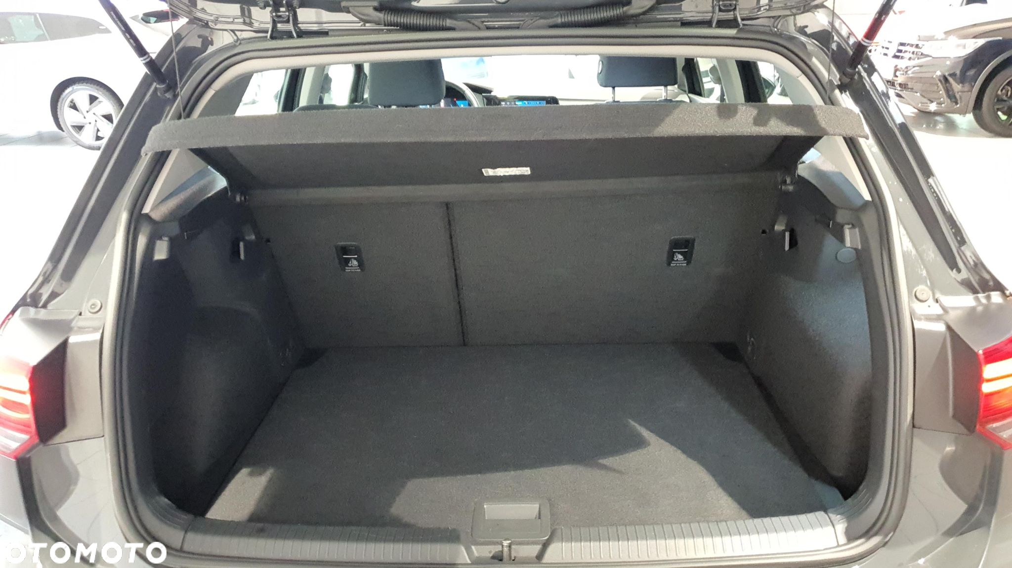 Volkswagen Golf VIII 1.0 TSI - 17
