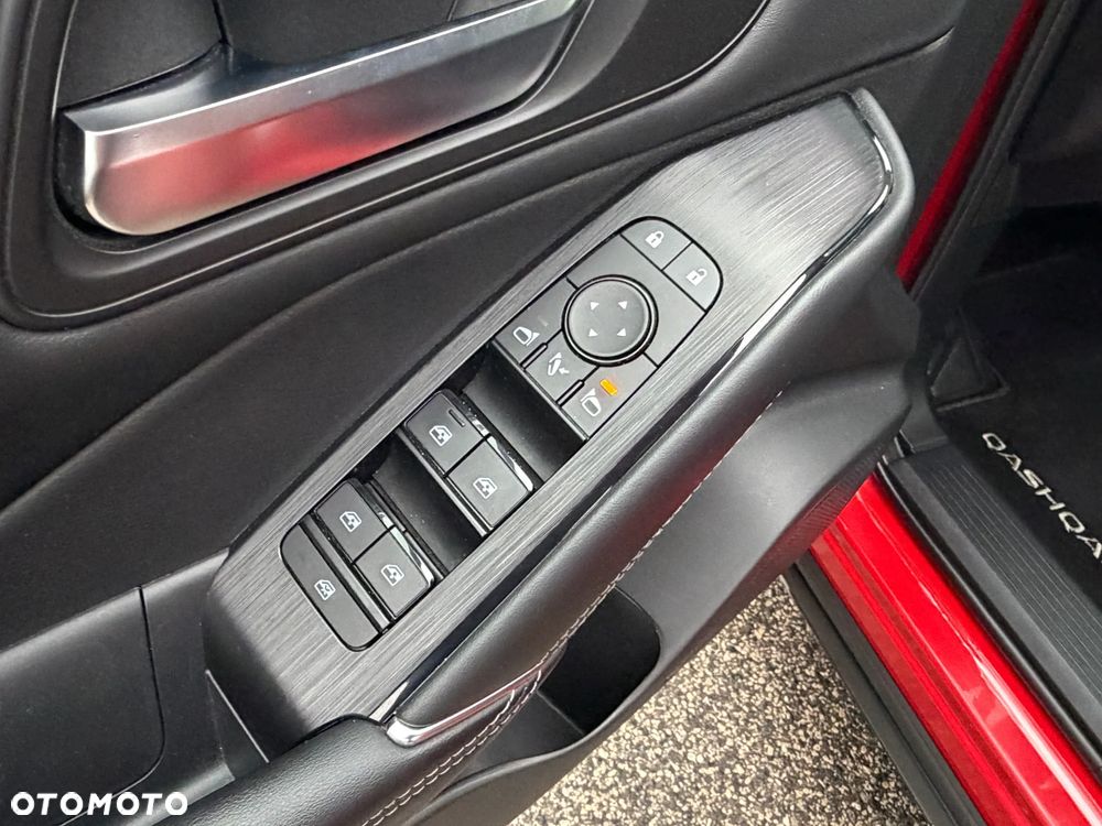 Nissan Qashqai 1.3 DIG-T N-Connecta DCT - 28