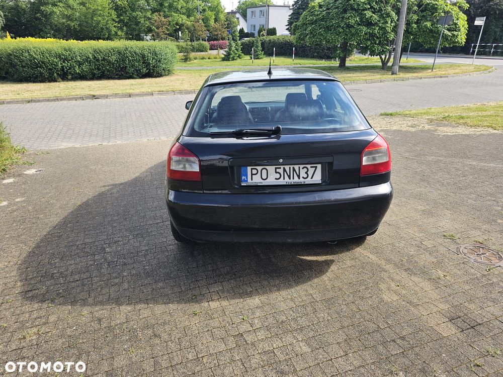 Audi A3 Sportback 1.8 Ambition - 24