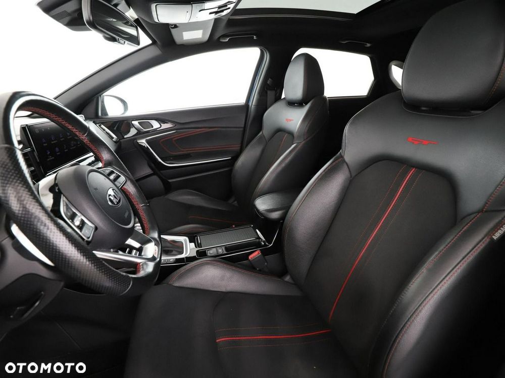 Kia ProCeed 1.6 T-GDI GT DCT - 14