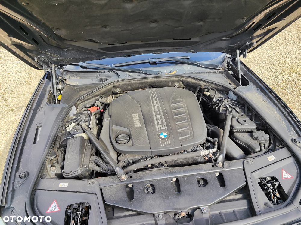 BMW Seria 5 535d xDrive - 25