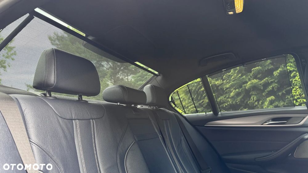 BMW Seria 5 520d xDrive M Sport sport - 36