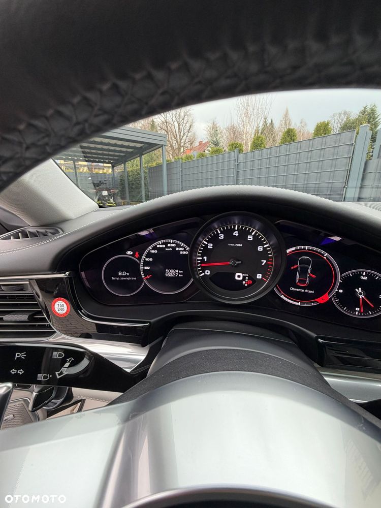 Porsche Panamera 4S - 12