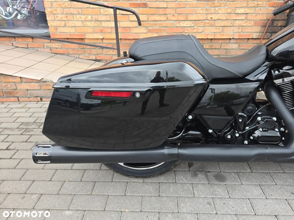 Harley-Davidson Touring Street Glide - 11